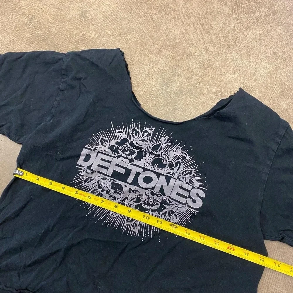 Vintage Y2K Deftones Music Alternative Women's Band Tee T-Shirt Size Small